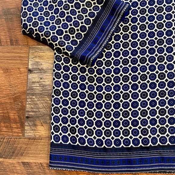 CYNTHIA ROWLEY Beautiful Printed Silky Blouse - Picture 8 of 8